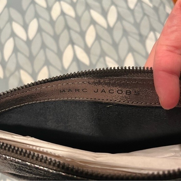 NIB Marc Jacobs x Neiman Marcus Metallic Leather Zip Top Pouch - Picture 4 of 8